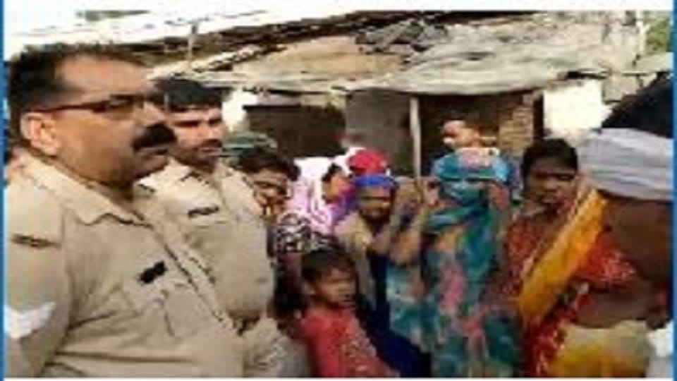 Angry women blocked the Fatehabad road in Sofipur Naya Abadi area due to water Crisis