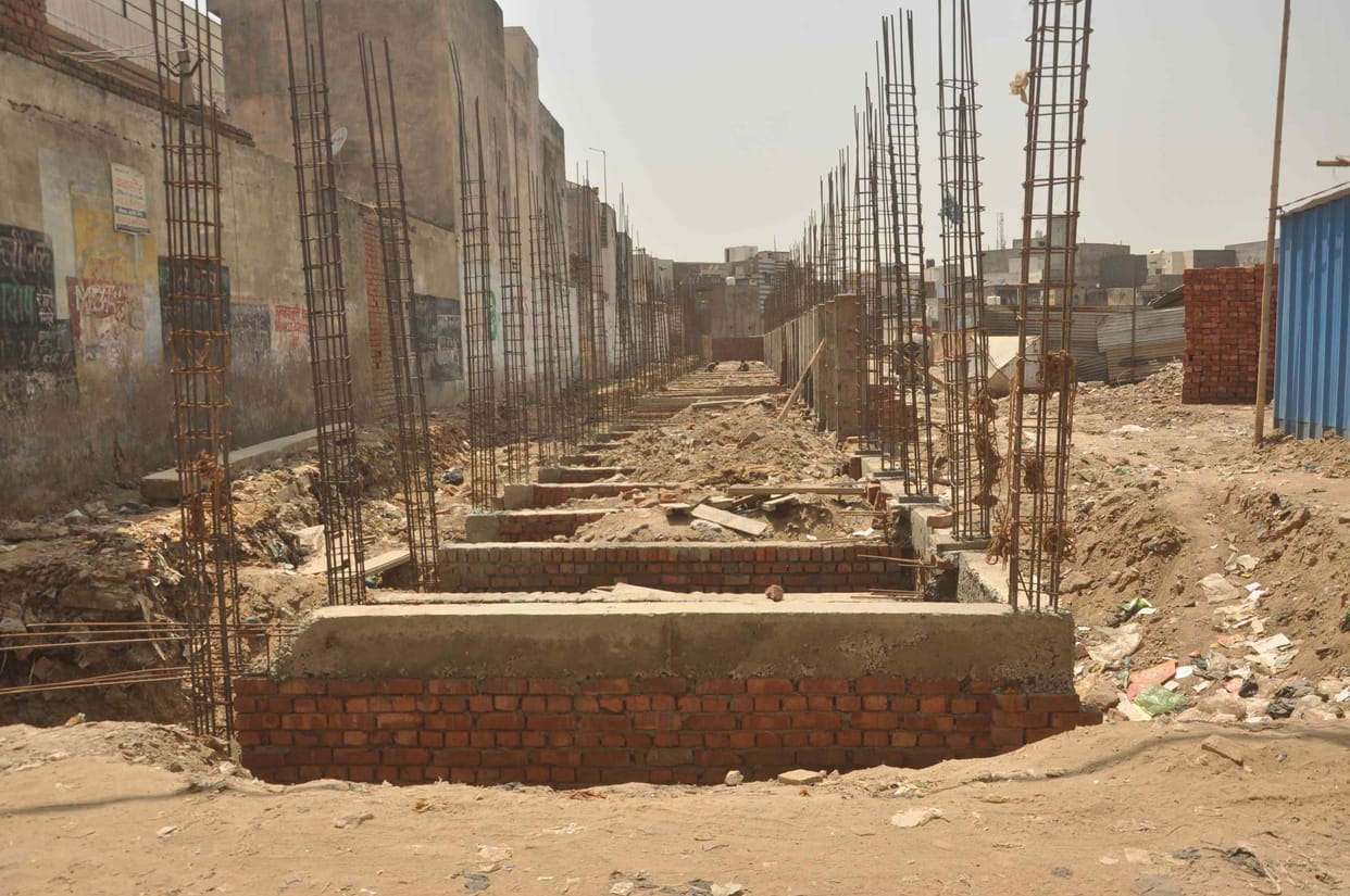 Hisar Road shops will be at a height of two feet from the road, the lens will be put on 10 feet