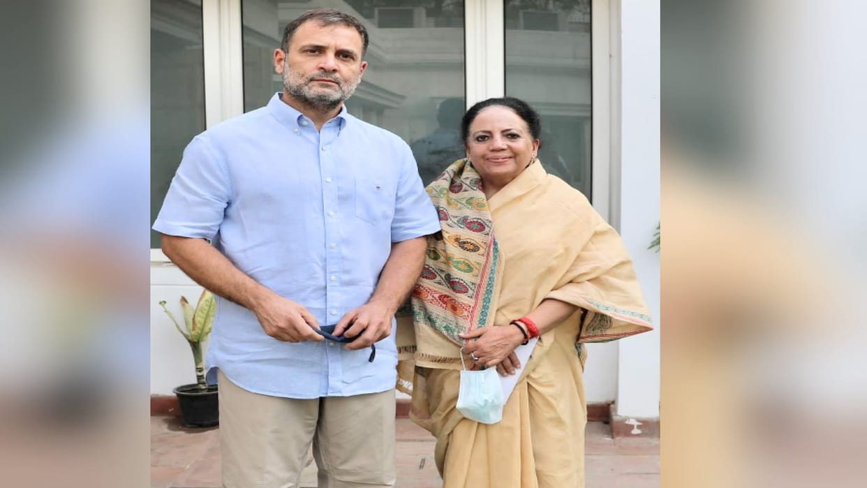 Himachal Congress: Shukla, in charge of uniting in the field, taught the lesson, Pratibha Singh met Rahul Gandhi