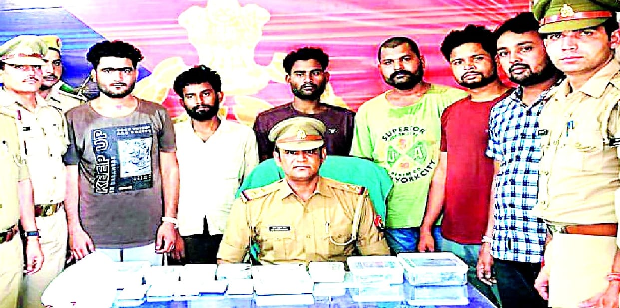 Case of robbery from supervisor, police sent six accused to jail