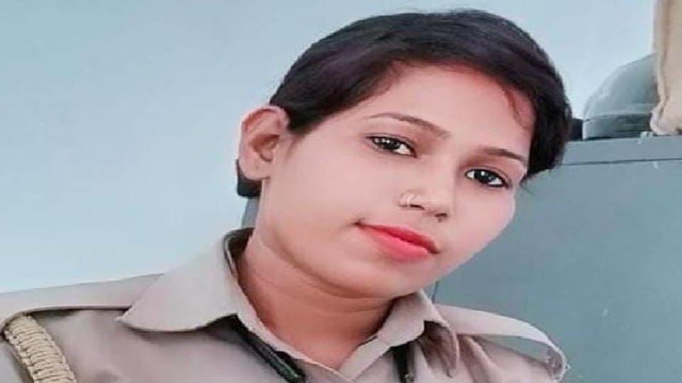 Agra Lady Constable Committed Suicide in Lucknow family shocked