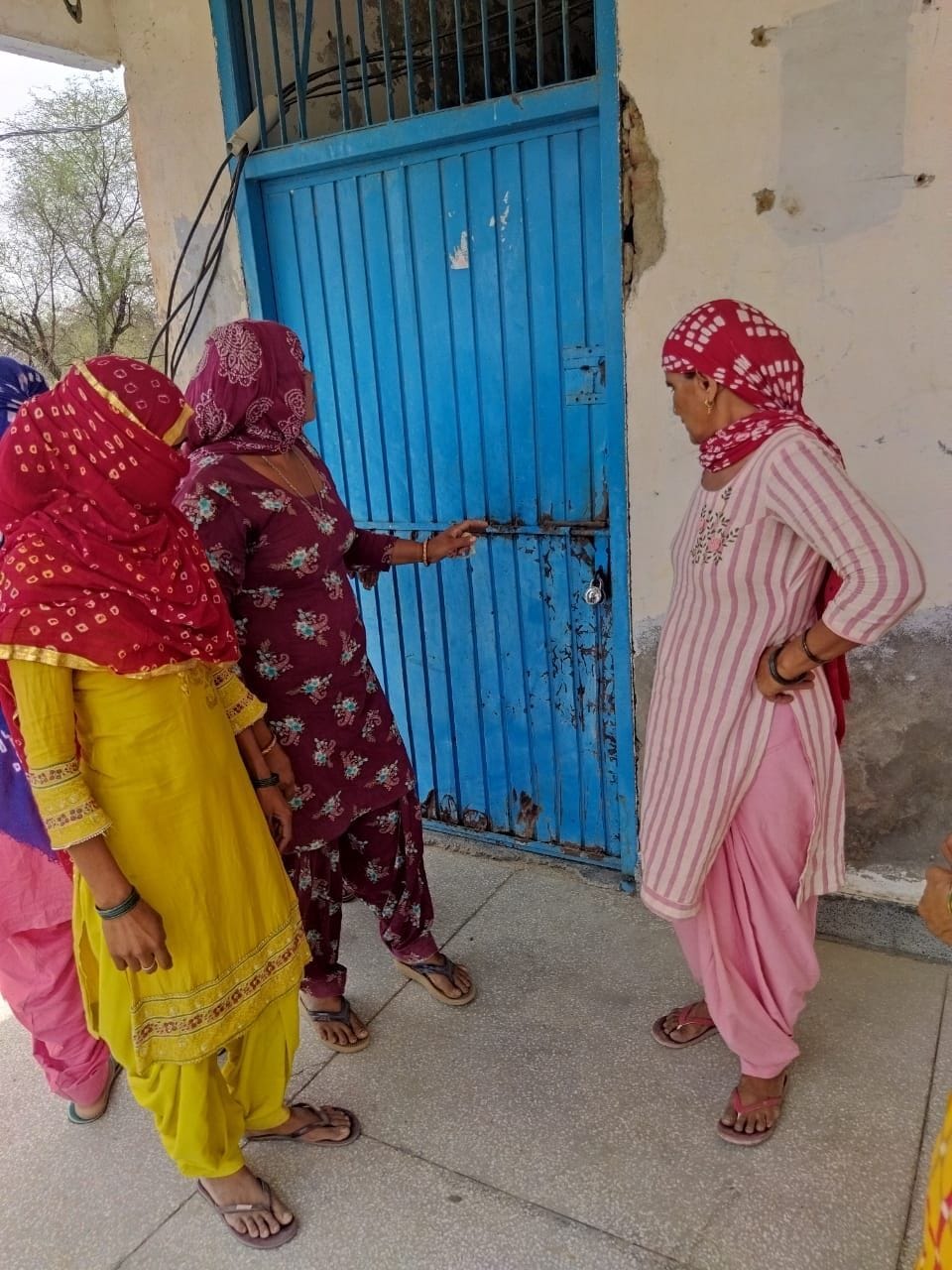Villagers stricken by drinking water crisis locked the water house