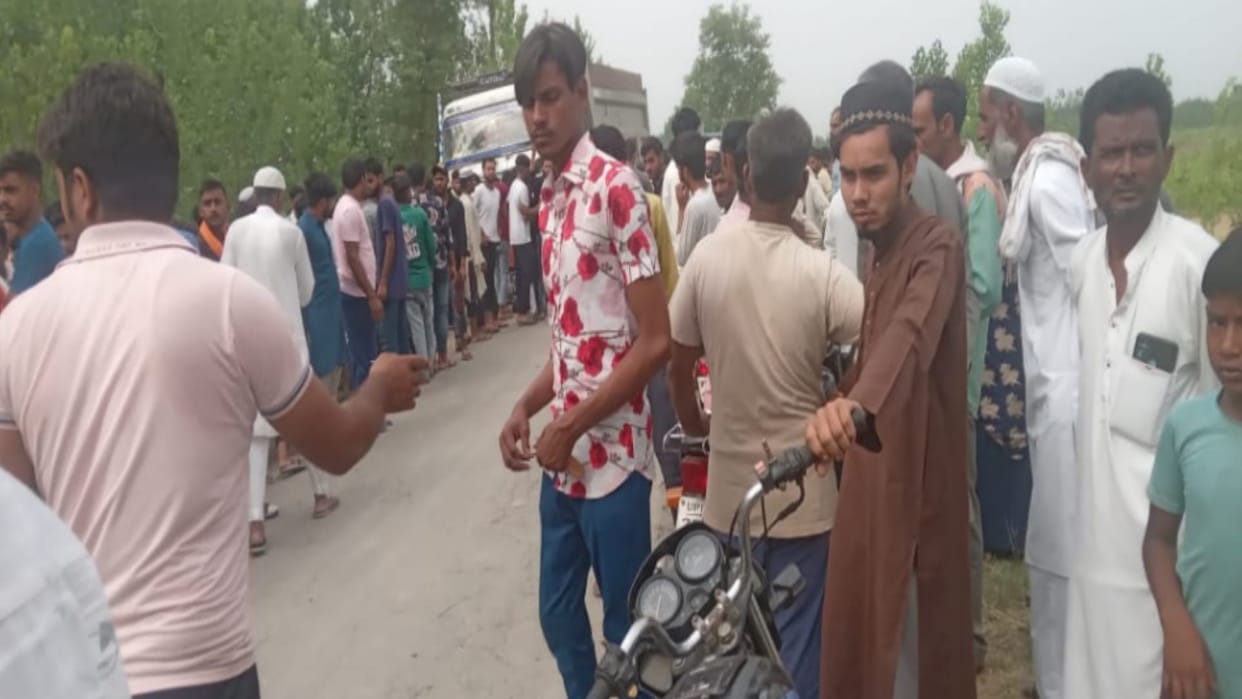 Traumatic accident in Saharanpur, Dumper crushes bike-riding teenagers, one dead