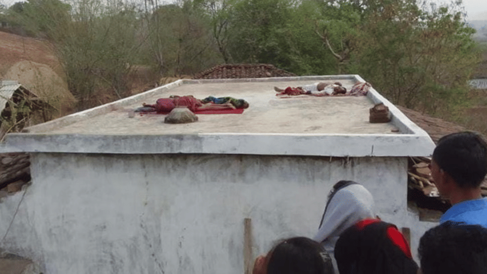 Mandla News: Three people of the same family sleeping on the terrace were murdered, Digvijay Singh demanded the resignation of the Home Minister