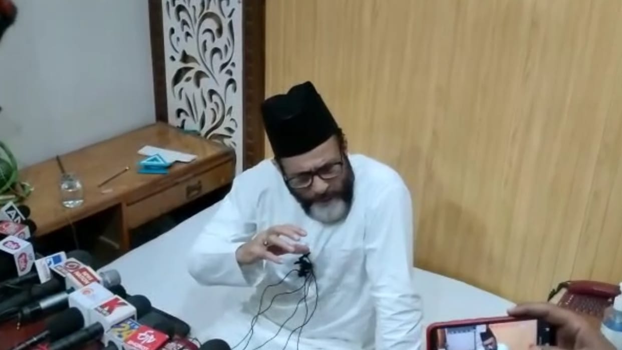 Maulana tauqeer raza khan says calling fountain shivling is mocking hindutatva also say jinnah non muslim godse