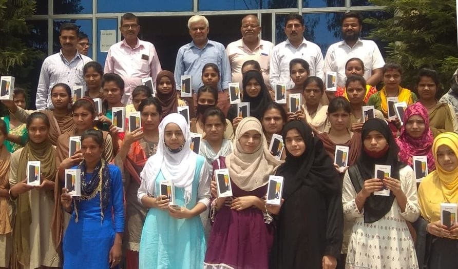 Smartphones distributed to students