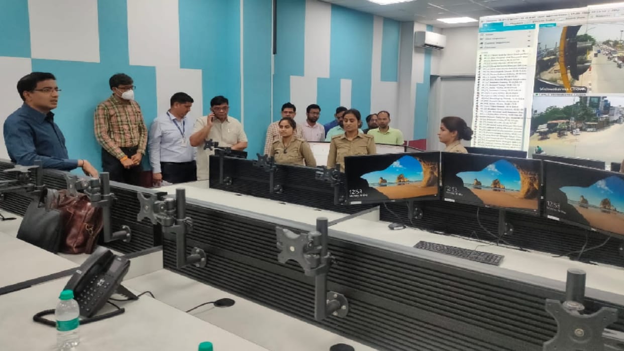 UP News: Disclosure of policeman negligence in inspection of Saharanpur commissioner Lokesh M