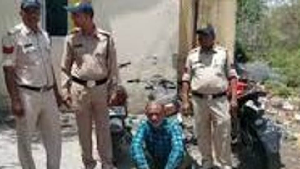 Indore news: Court had come to appear in the crime of theft, if there was no money for lawyer's fee, then stole the bike, also made a deal with the junk