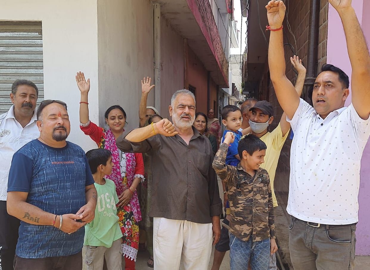 Demonstration on the shortage of drinking water