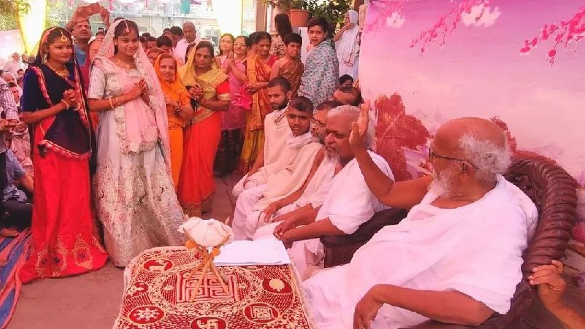 Balaghat: Bullion businessman on the path of renunciation, donated property worth Rs 11 crore, family will take initiation on 22 May