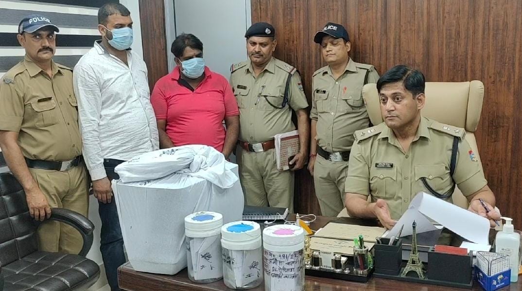 Two arrested for illegal recovery from passengers at Narsan border