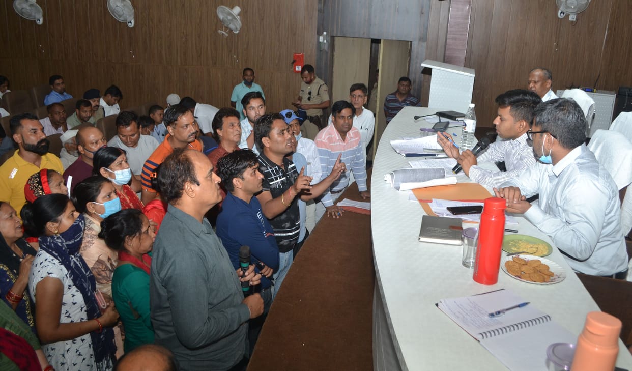 DM reprimanded the officers for arriving late