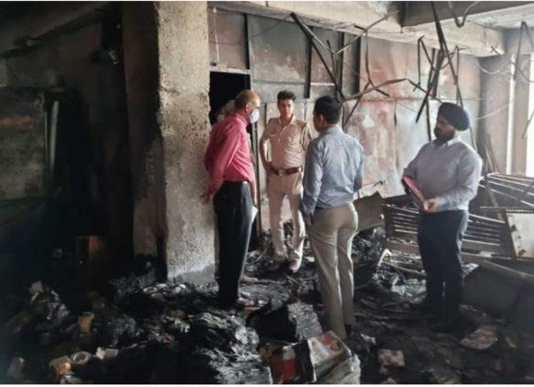 Delhi: People were burning alive inside, humanity was dying outside... and the building became a collective pyre