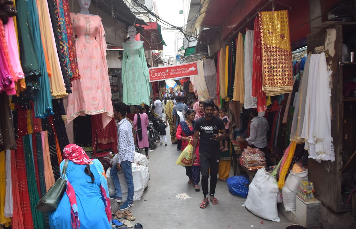 Encroachments will be demolished by bulldozers in Shourie market early today