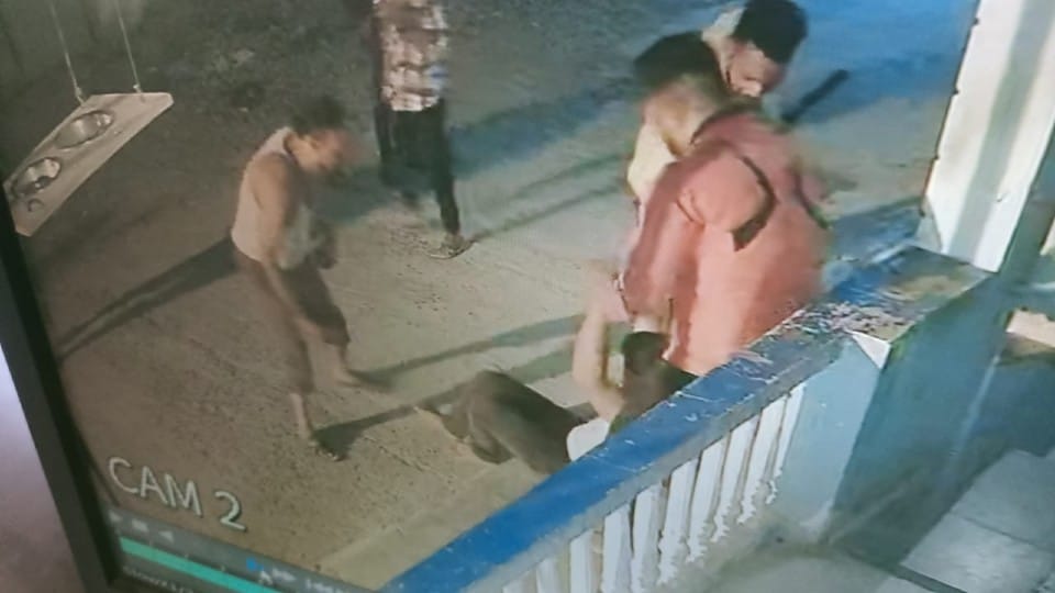 Indore news: The young man was creating a ruckus after drinking alcohol, was assaulting people, was beaten to death by an angry mob