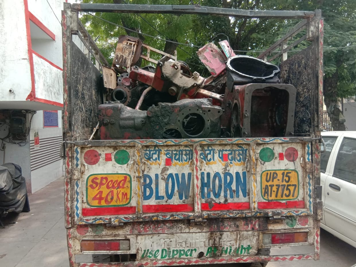 Vehicles were being cut behind the religious thorn, two arrested