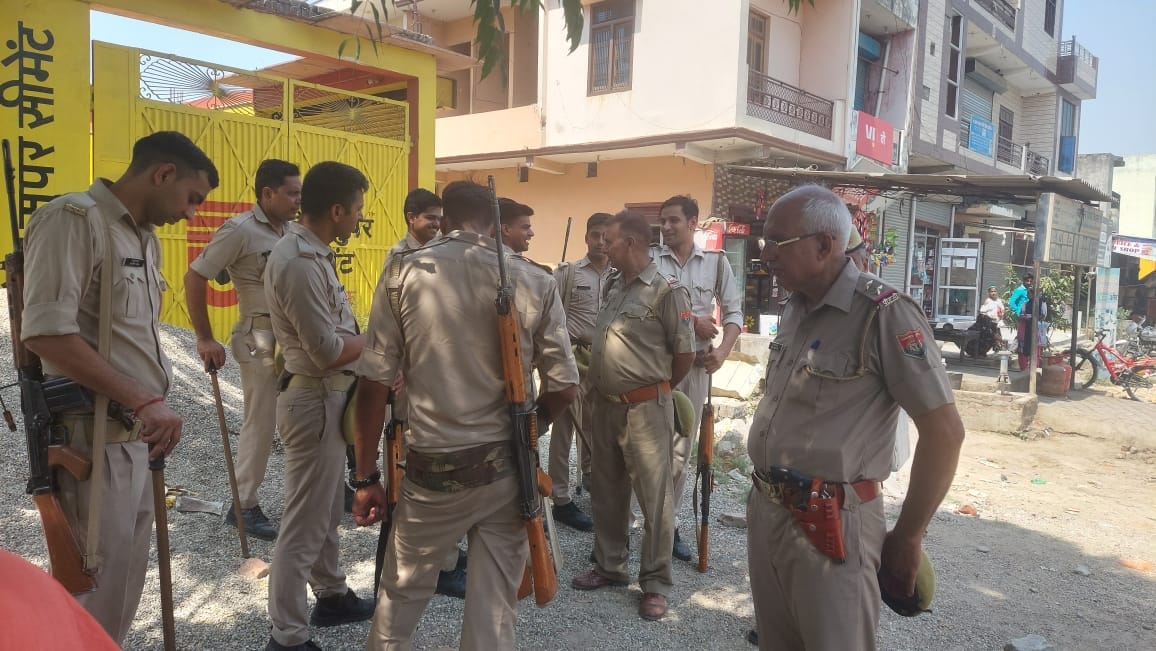 Officers arrived with PAC to stop electricity theft