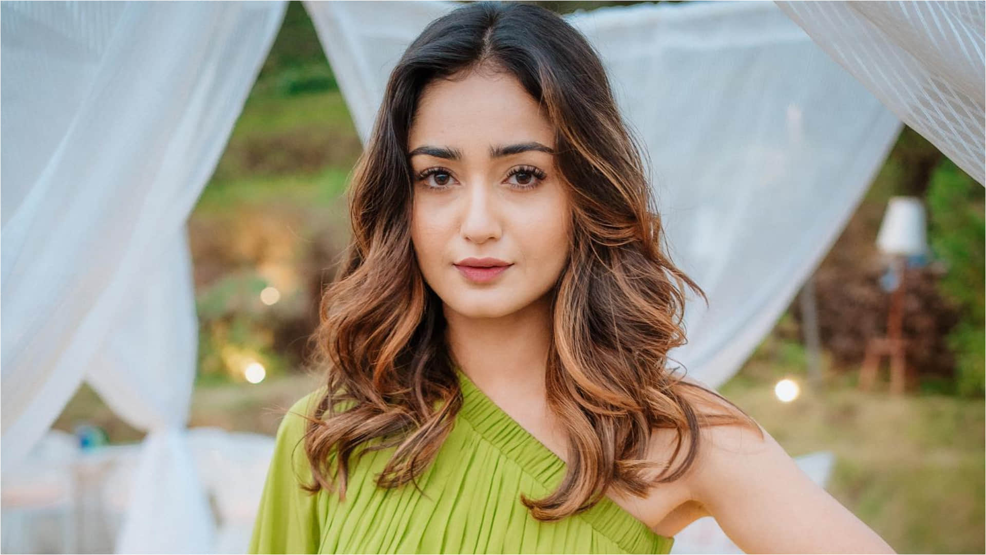 Ashram 3: Who is bobby deol actress Tridha Choudhary Know About Her Unknown Facts News In Hindi