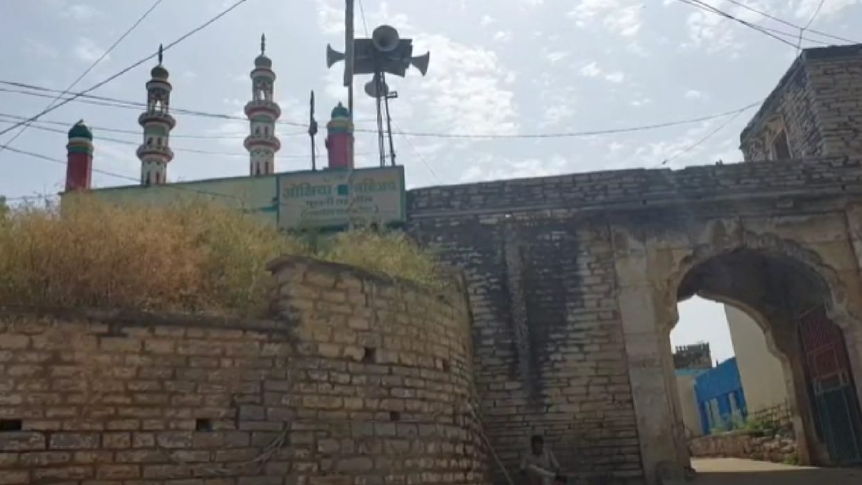 Neemuch Violence: Bajrang Dal workers warn of city shutdown, CM discusses with administrative officials