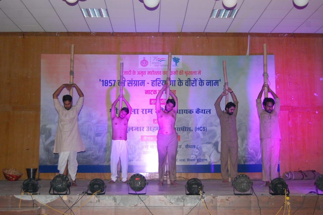 The scene of the freedom struggle came alive on the stage