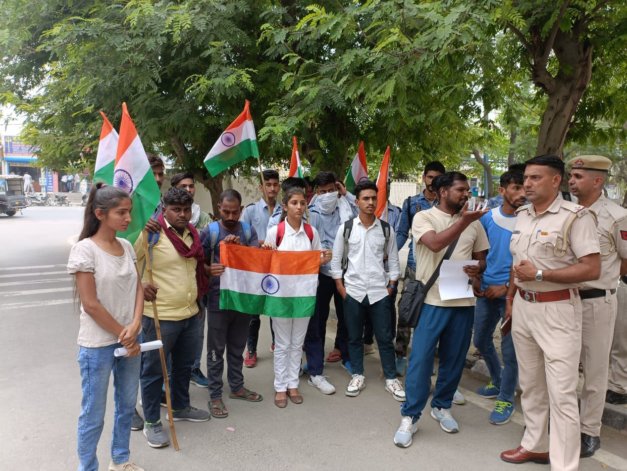 Demonstration against army recruitment