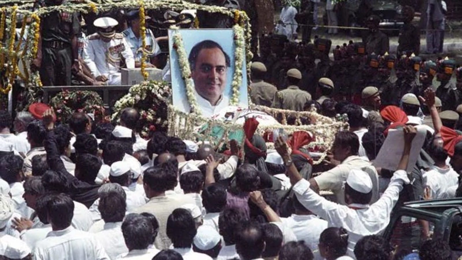 1991 में तत्कालीन प्रधानमंत्री राजीव गांधी की हत्या हो गई थी।