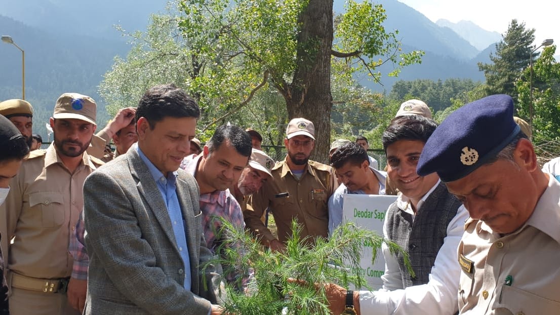Forest Department Commissioner Secretary Sanjeev Verma held meeting Anantnag  planted saplings in Pahalgam