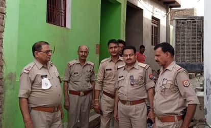गांव बिसाना में तैनात पुलिस फोर्स।  संवाद