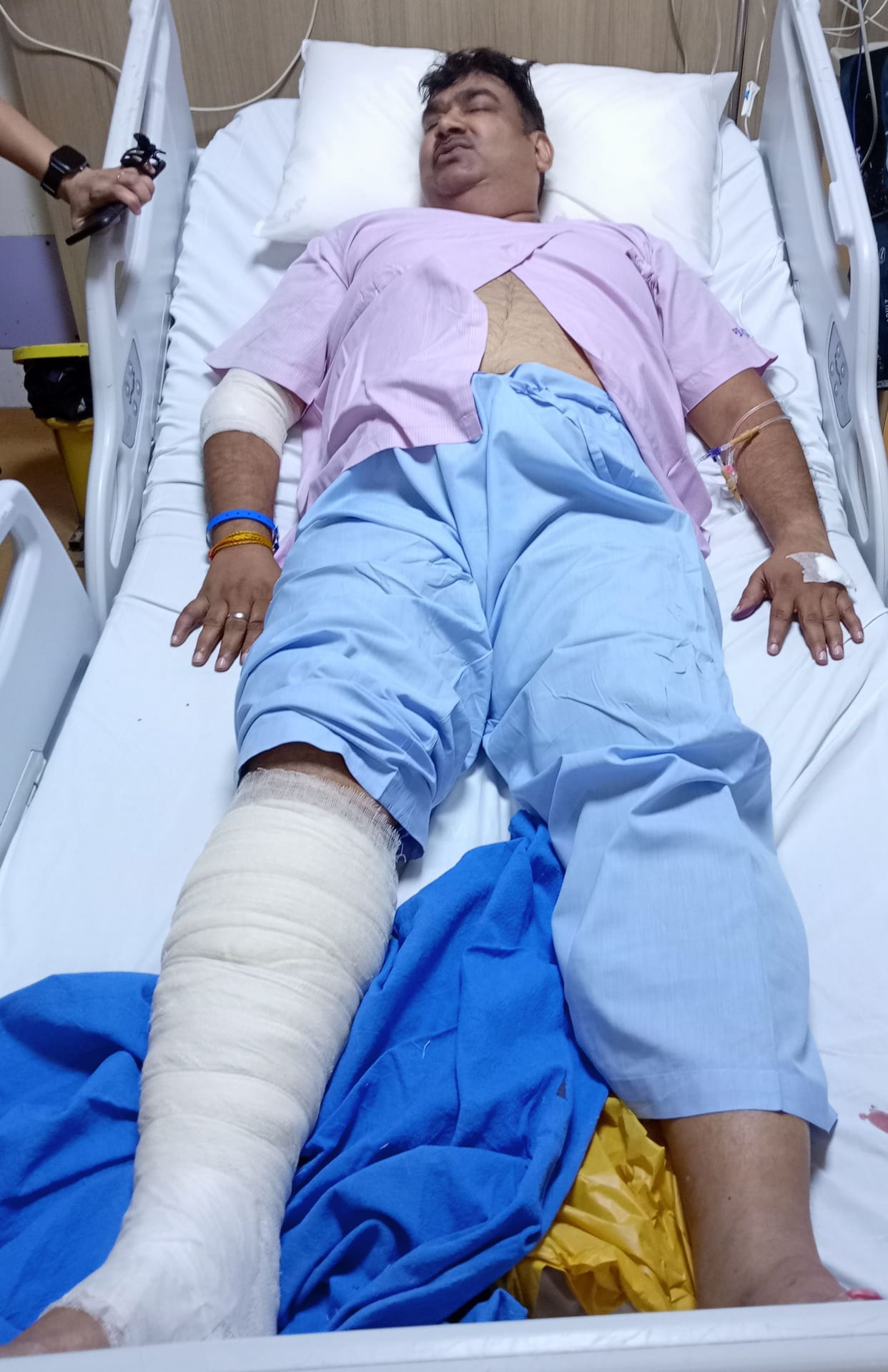 Truck hit six cyclists on the expressway, 3 fractured