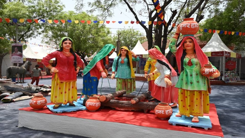Wooden jewellery and Baghpat Bed sheets attractive in Hunar Haat Agra