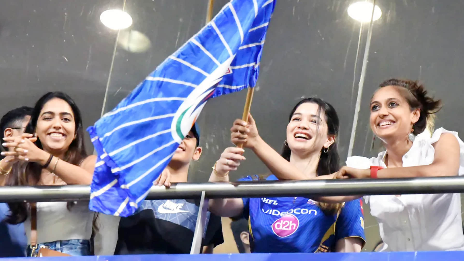 IPL 2022: Sara Tendulkar reaction on Tim David Run Out; Sara Tendulkar reaction on Rohti sharma six MI vs SRH IPL Photos