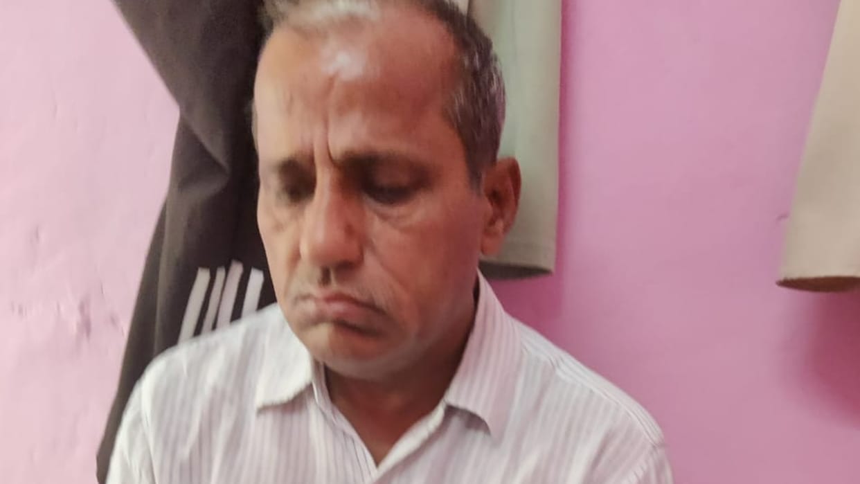 Jhunjhunu ACB arrested Khetri PHED Xen and his wife arrested for taking bribe of 60 thousand