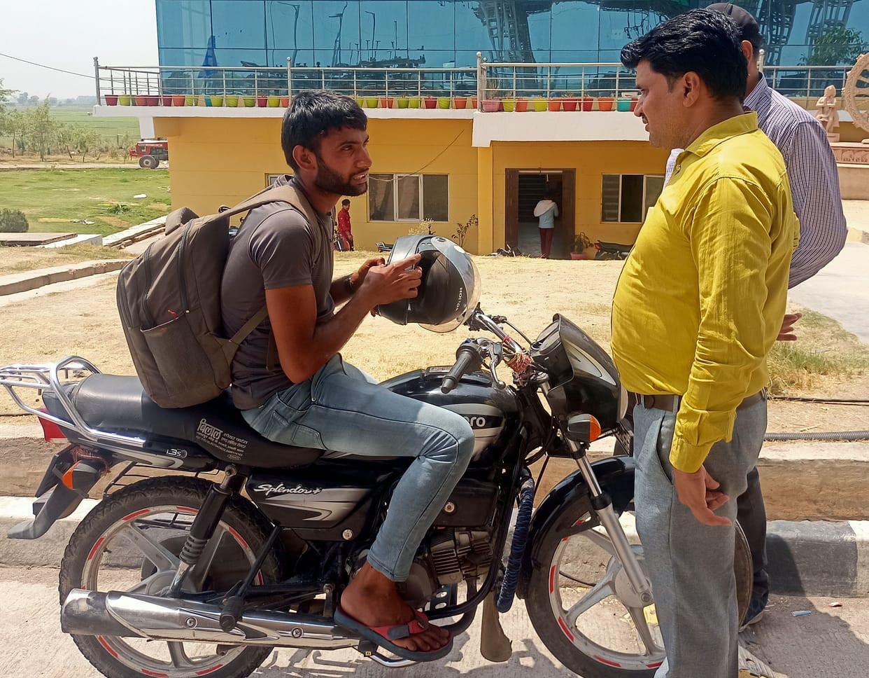 Tractor-trolley and two-wheelers will no longer run on the expressway, NHAI and the administration have taken a decision in view of the increasing accidents