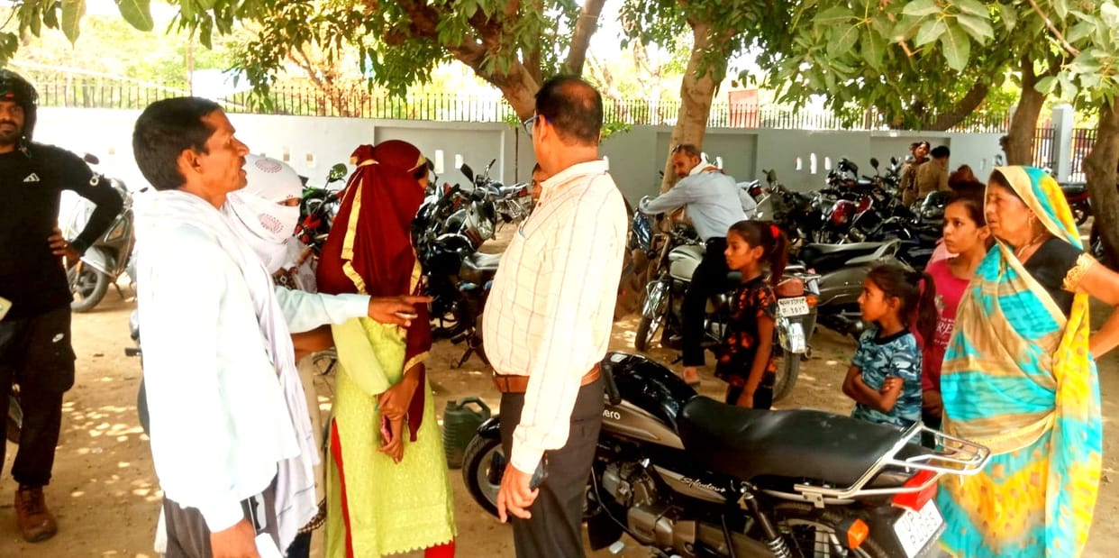 Relatives of missing teenager in Kannauj attempted self-immolation in SP office