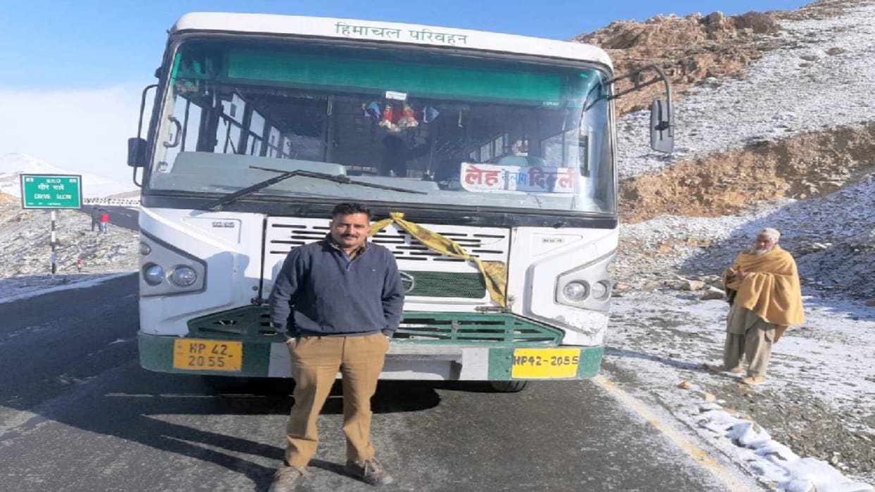 Country's highest route: HRTC bus from Leh to Delhi with 31 passengers