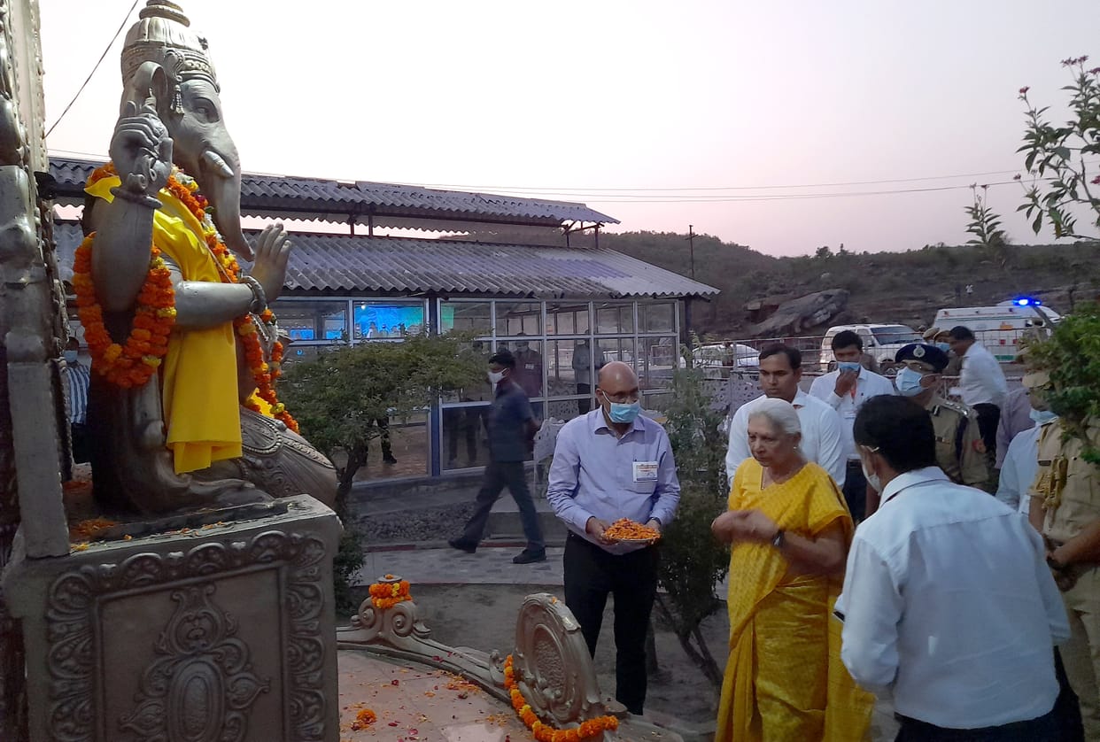 Governor was surprised to see crores of years old fossil reserves in Sonbhadra