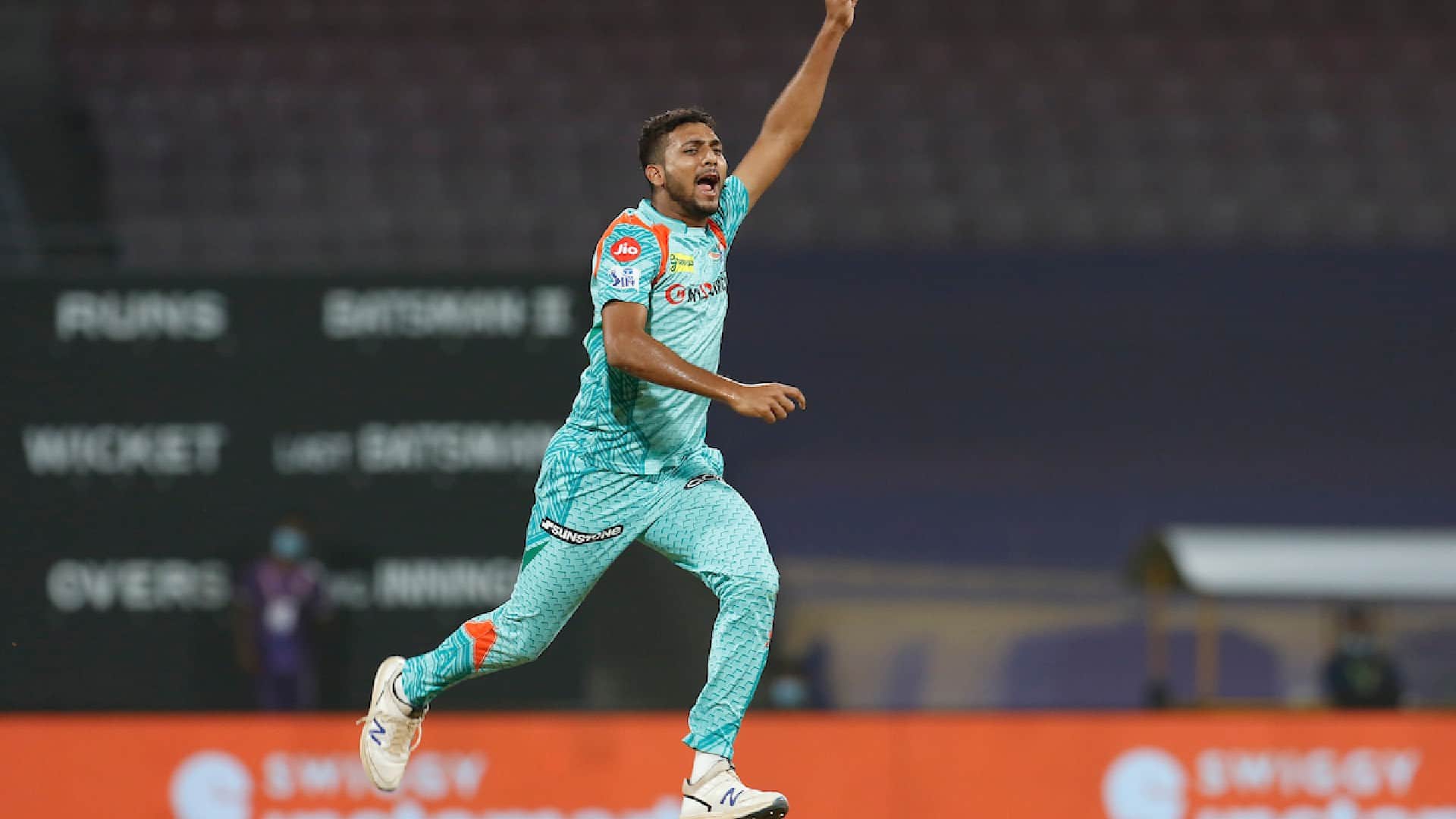 IPL 2022 LSG vs RCB Records: Most sixes conceded by Royal Challengers Banglore team in an IPL edition; bad record in the name of Krunal Pandya Mohammad Siraj and Wanindu Hasranga