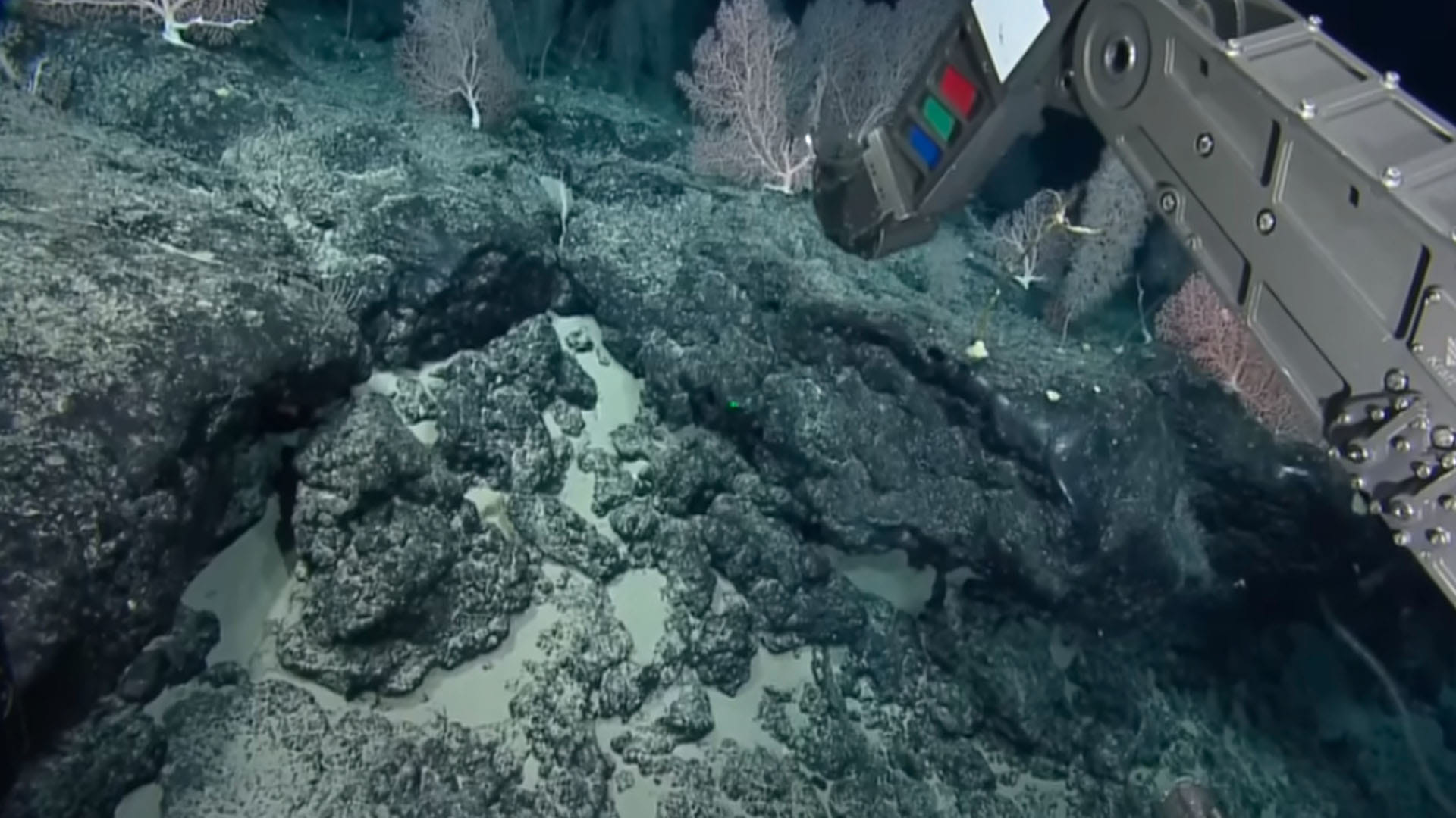 Mysterious Road scientists found another world seen inside the ocean