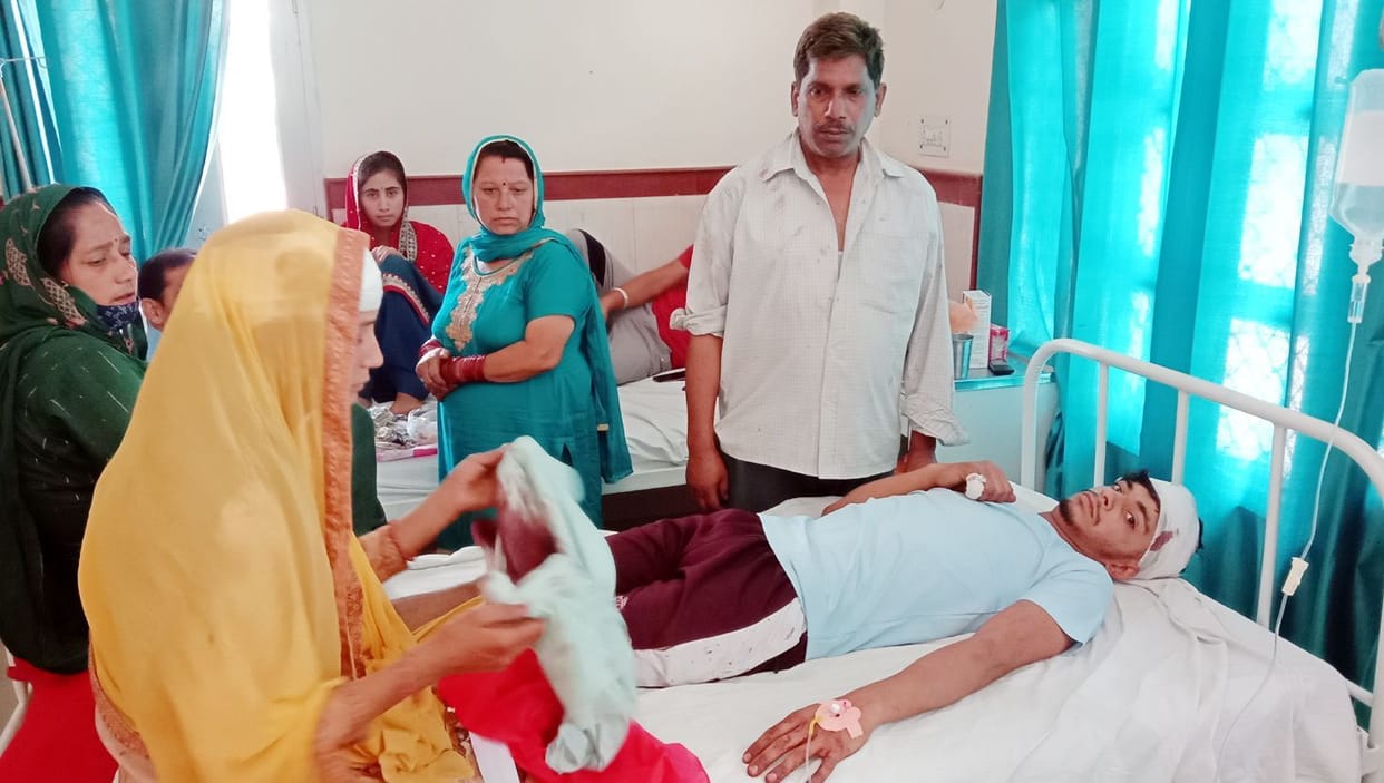 Darat and poles went in land dispute, seven injured