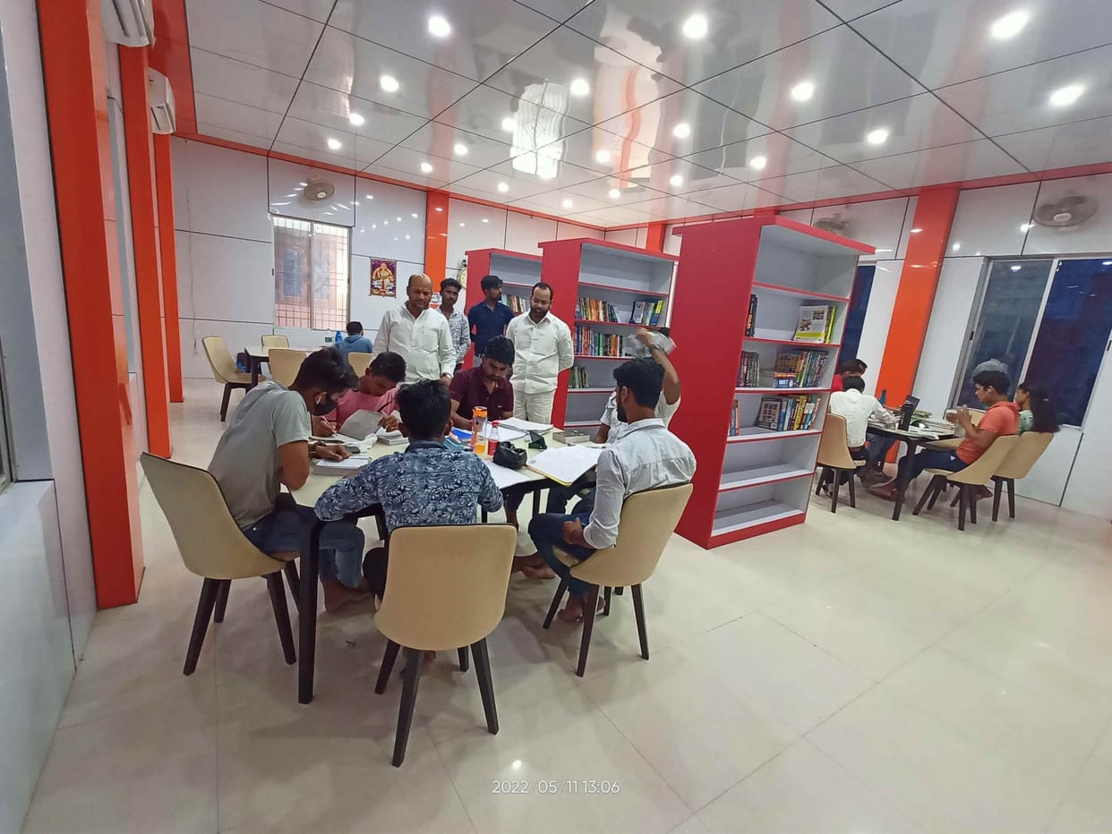 When the library became hi-tech, the crowd of students started gathering