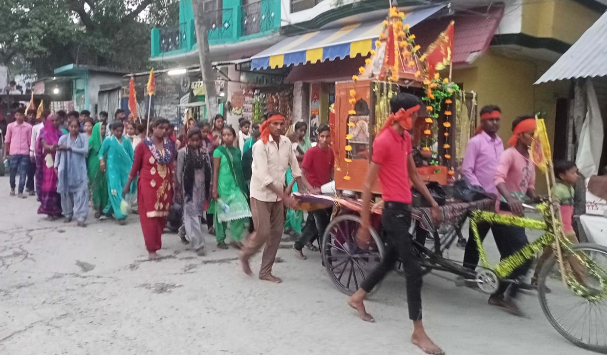 Devotees reached to Gurudwara and Maa  Poornagiri  Dham.