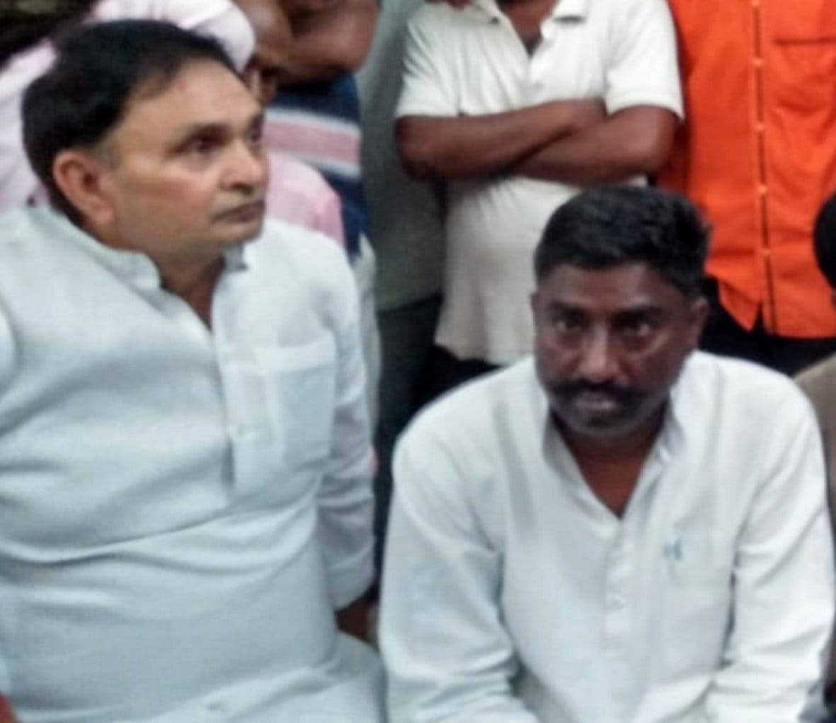 Uproar by keeping the girl's body in the village for five hours