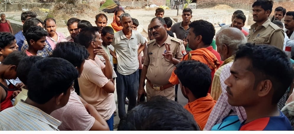 Lakhs stolen from the house in broad daylight