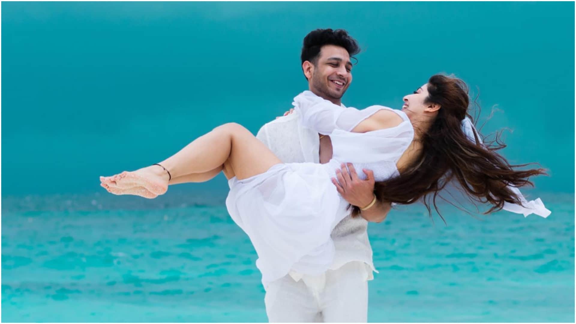 Devo Ke Dev Mahadev Fame Sonarika Bhadoria Gets Engaged to Vikas Parashar