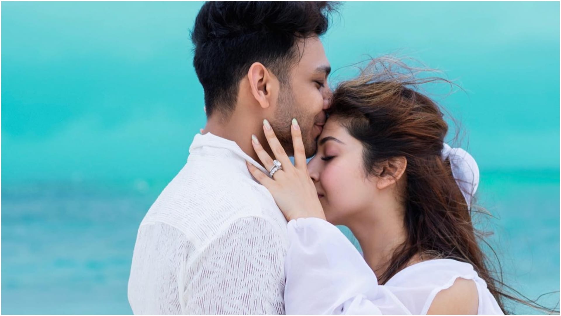 Devo Ke Dev Mahadev Fame Sonarika Bhadoria Gets Engaged to Vikas Parashar