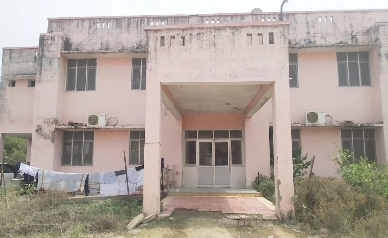 Forgot to build the building of the burn unit, there are no doctors and no arrangements