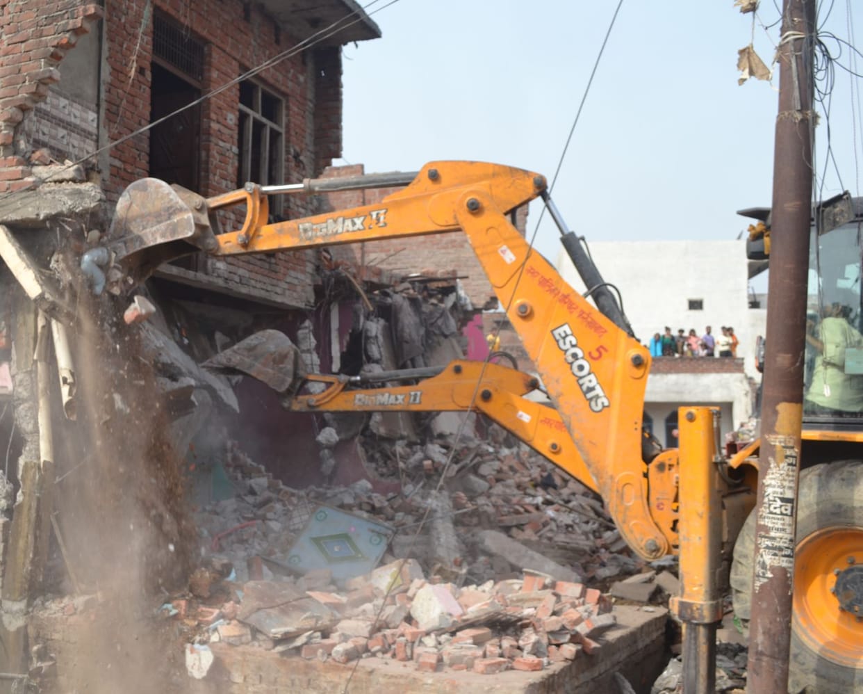 atikraman,farrukhabad news,buldoger