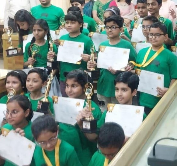 DM honored 36 children who returned after winning medals