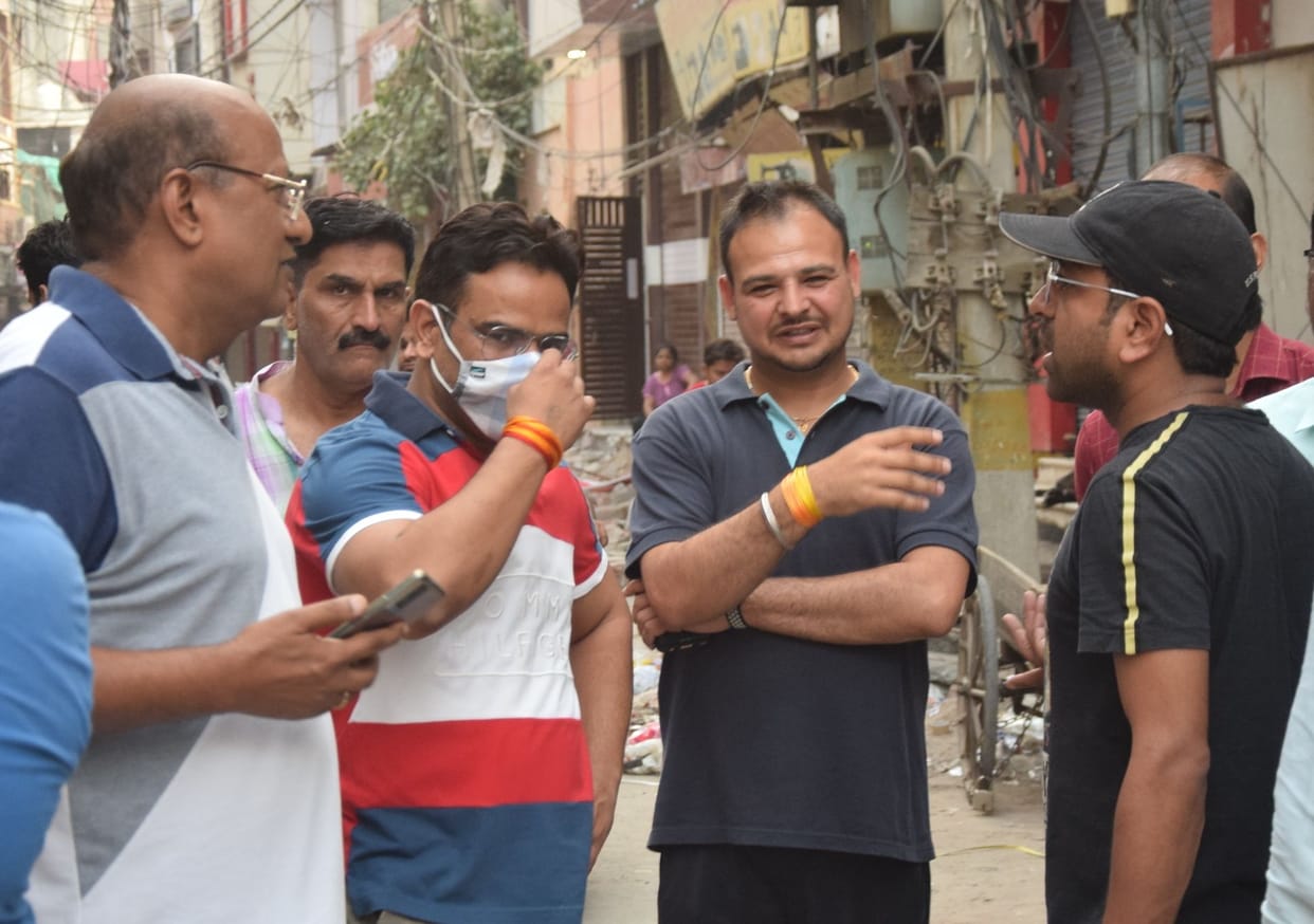 Corporation's bulldozer went on encroachment in Shourie market, stopped midway on call