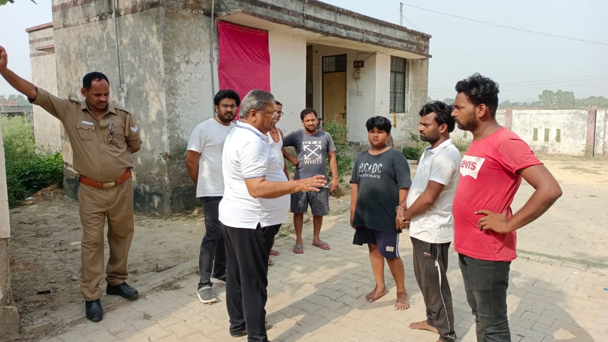 UP siddharthnagar man died of slipping in pond family in distress